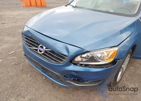 2015 Volvo S60 T5 Premier z USA, uszkodzony, nr VIN YV126MFB2F1305200